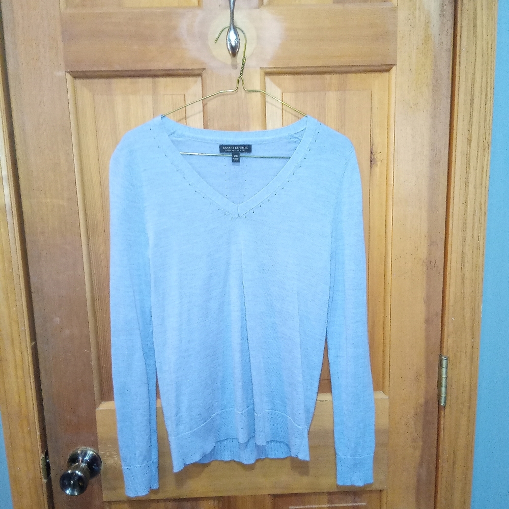 Banana Republic 100% merino wool bluish purple sweater size XS